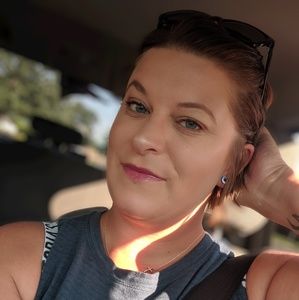 Meet your Posher, Dana